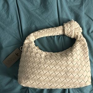 New Crown Vintage woven knotted hobo bag